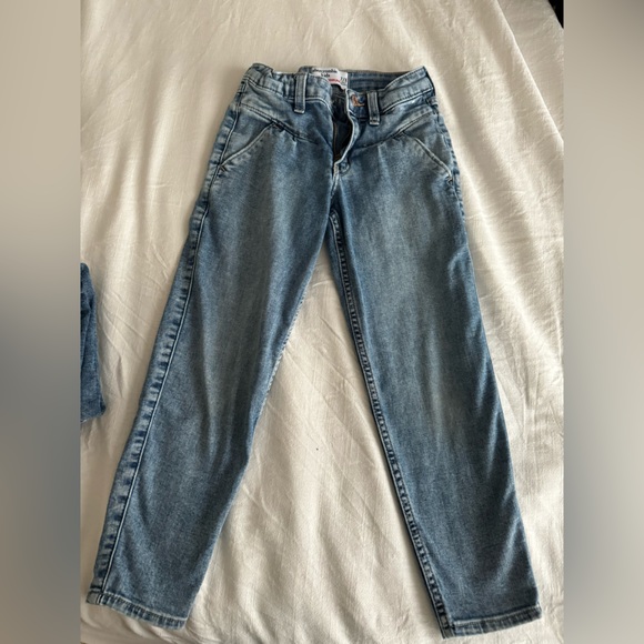 Abercrombie Kids High Rise Mini Mom Jeans 7/8 - Picture 1 of 3